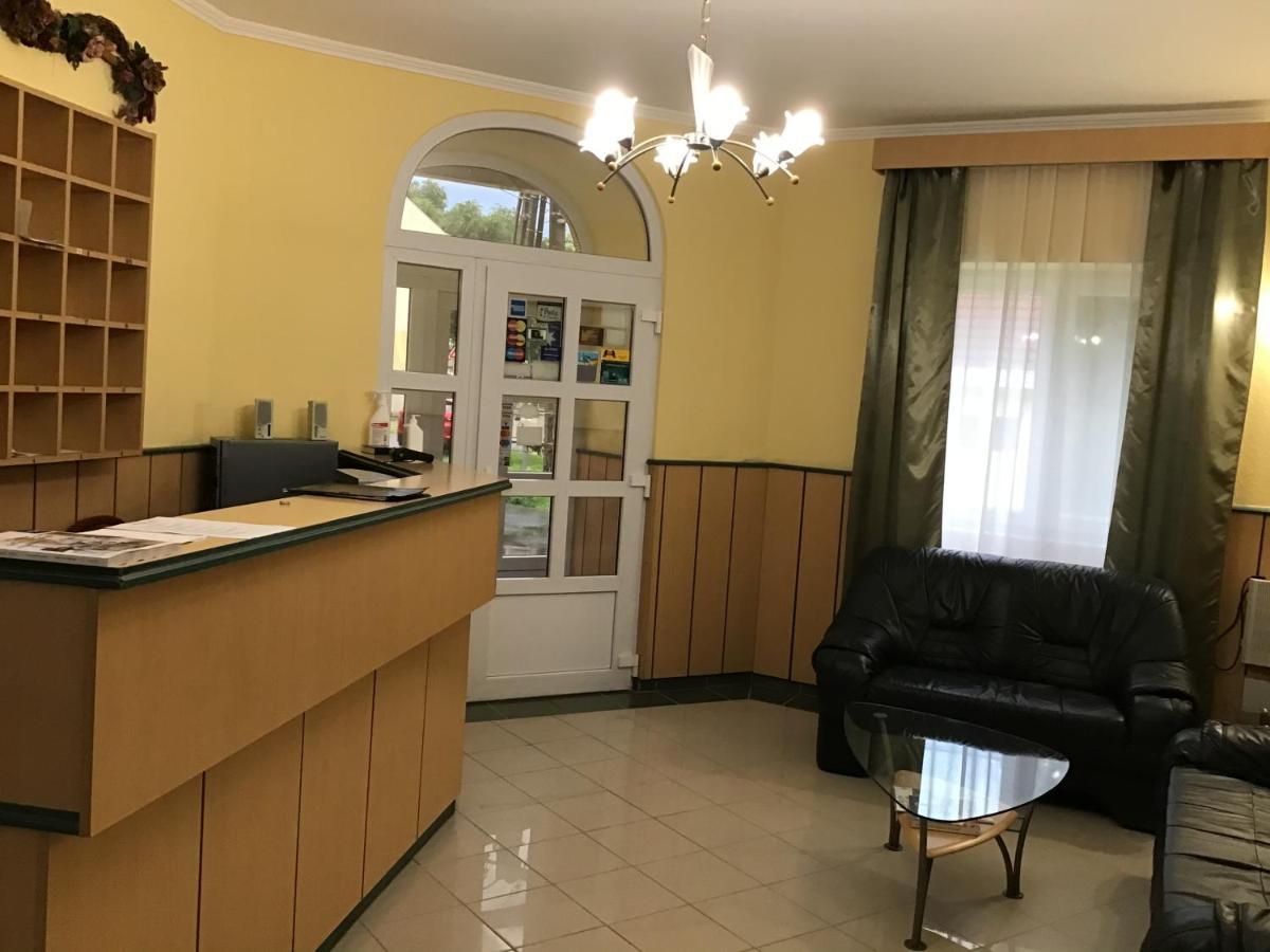 Nora Hotel Hajduszoboszlo Exterior photo